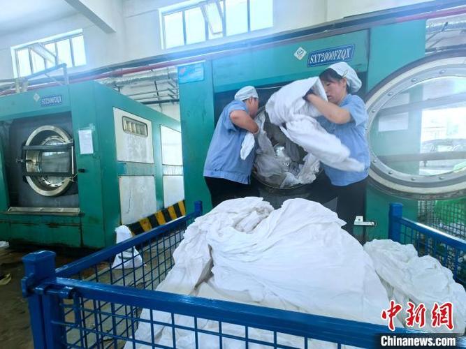 dich-vu-giat-dong-phuc-phong-sach-11