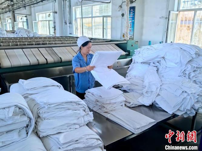 dich-vu-giat-dong-phuc-phong-sach-2