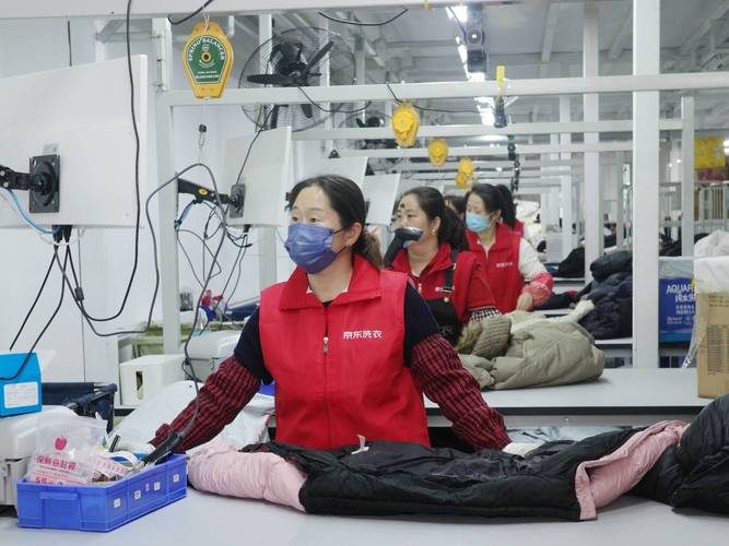 dich-vu-giat-dong-phuc-phong-sach-4